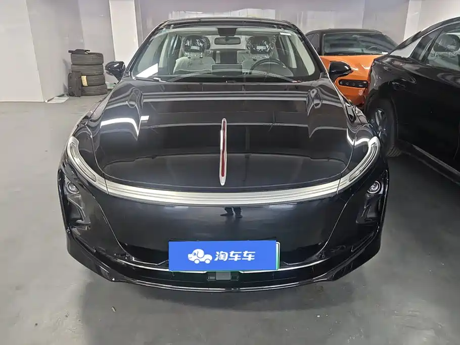 2026 Hongqi E-QM5