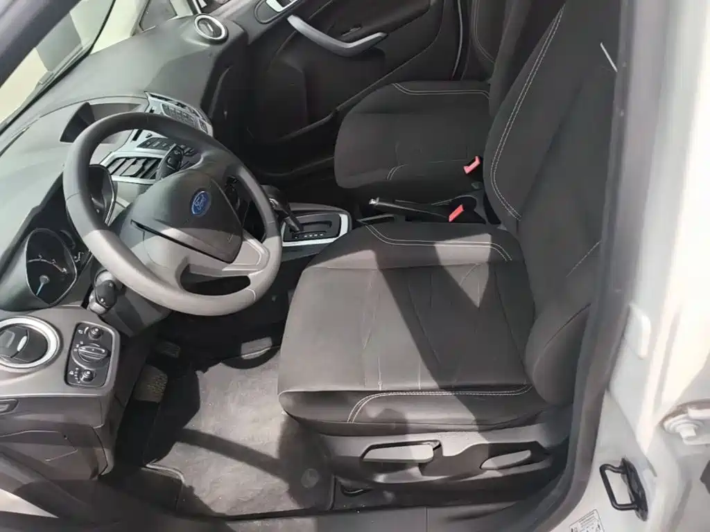 Ford Fiesta 2015 2013 Hatchback 1.5L Automatic Fashion