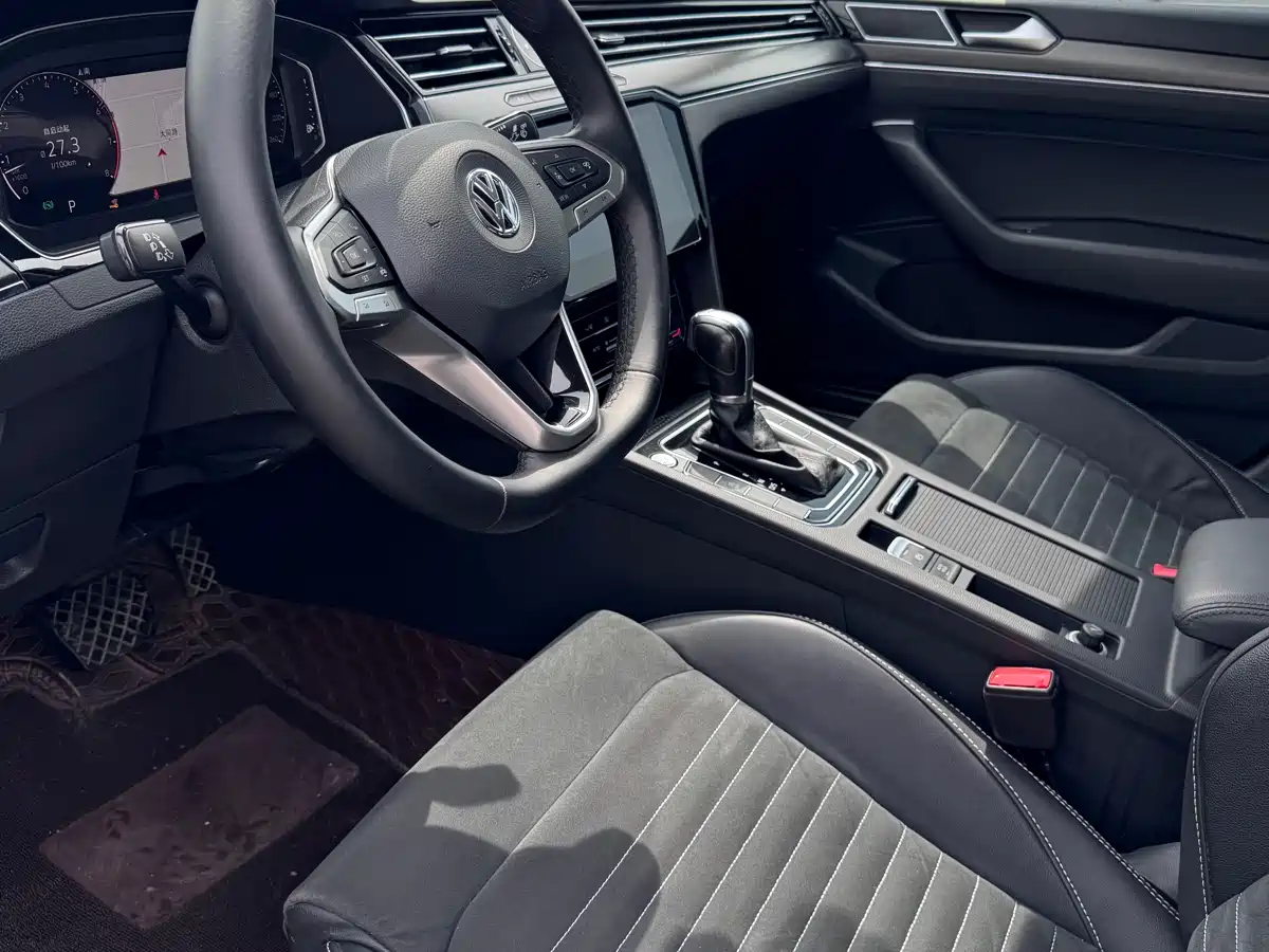 Volkswagen Magotan 2020 330TSI DSG Luxury фото 6