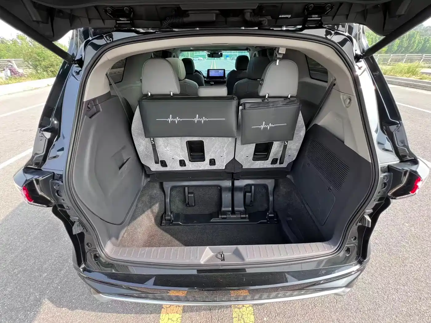 Toyota Granvia 2024 2024 2.5L Hybrid Premium PLUS