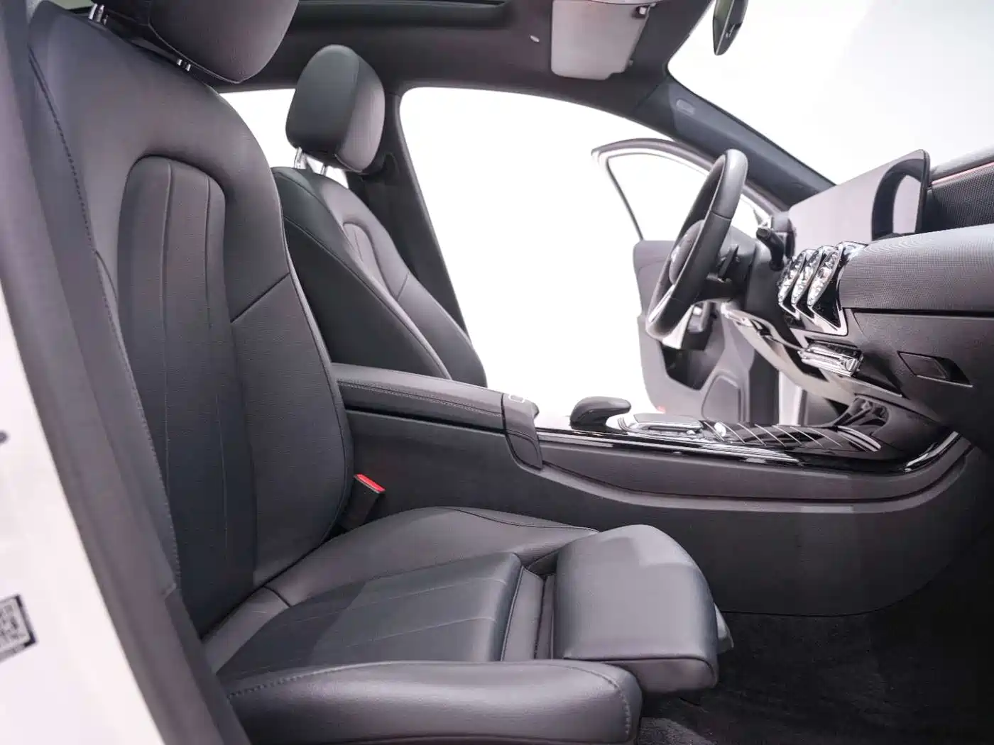 Mercedes-Benz A-Class 2022 A 180 L Sport Sedan фото 26
