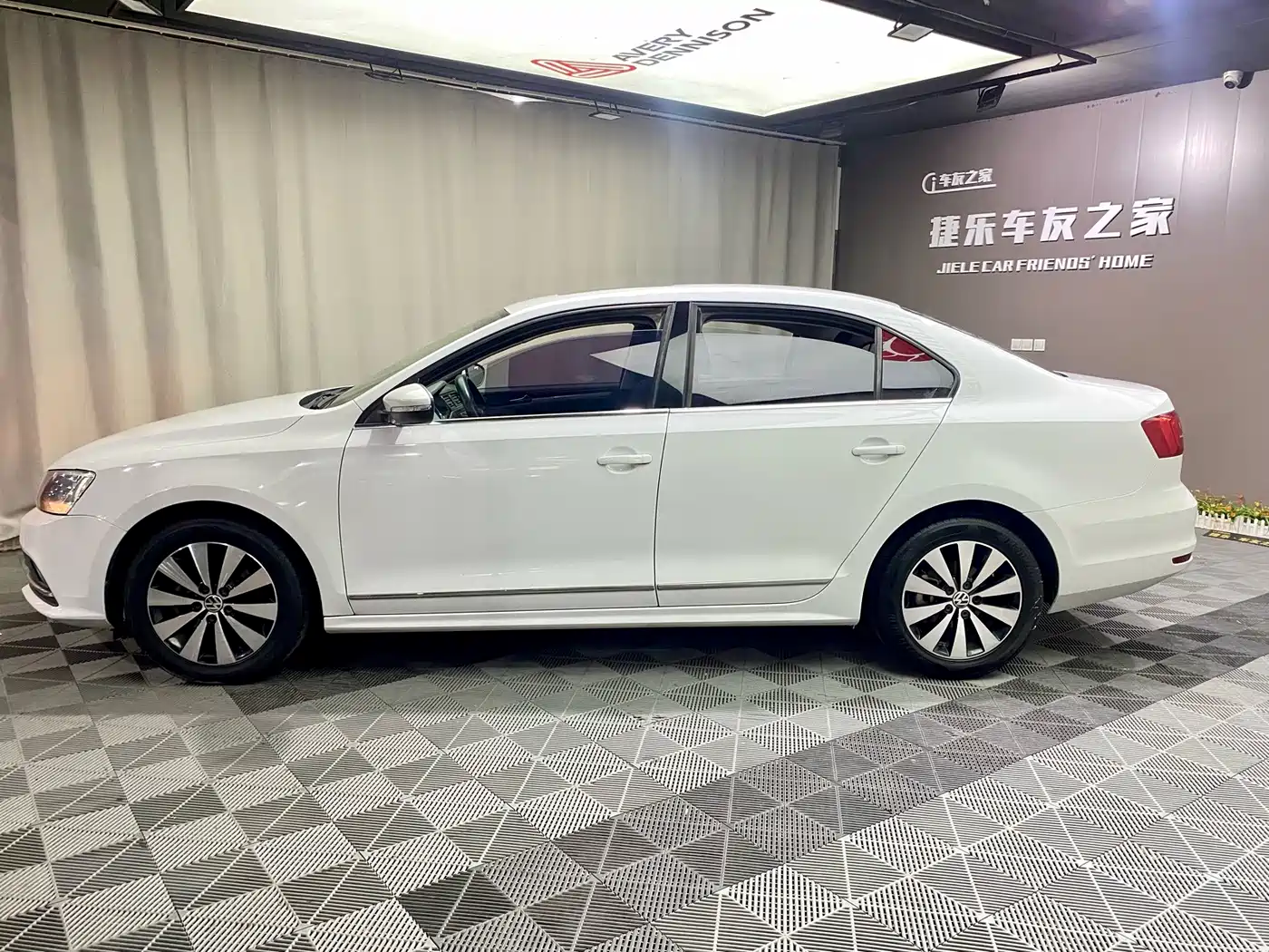 Фото 4 - Volkswagen Sagitar