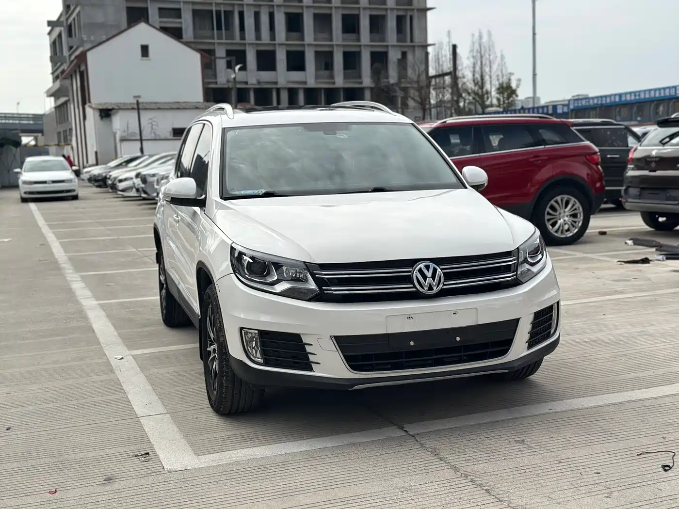 Volkswagen Tiguan 2015 1.8TSI Automatic 2WD Trendline фото 3