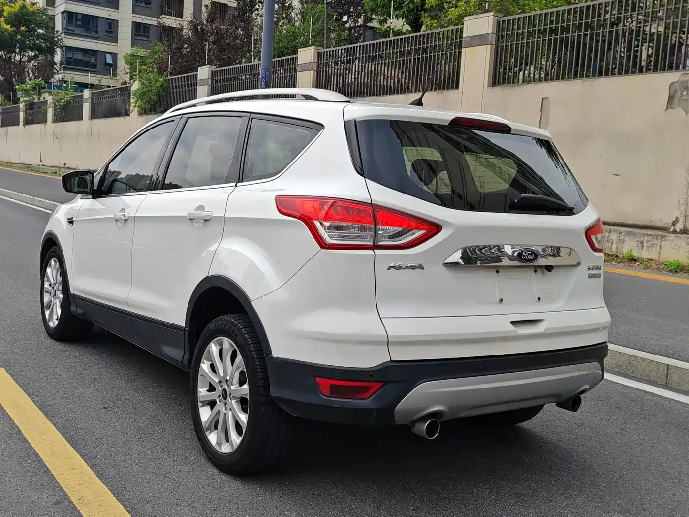Ford Kuga 2014 2013 1.6L GTDi FWD Trend