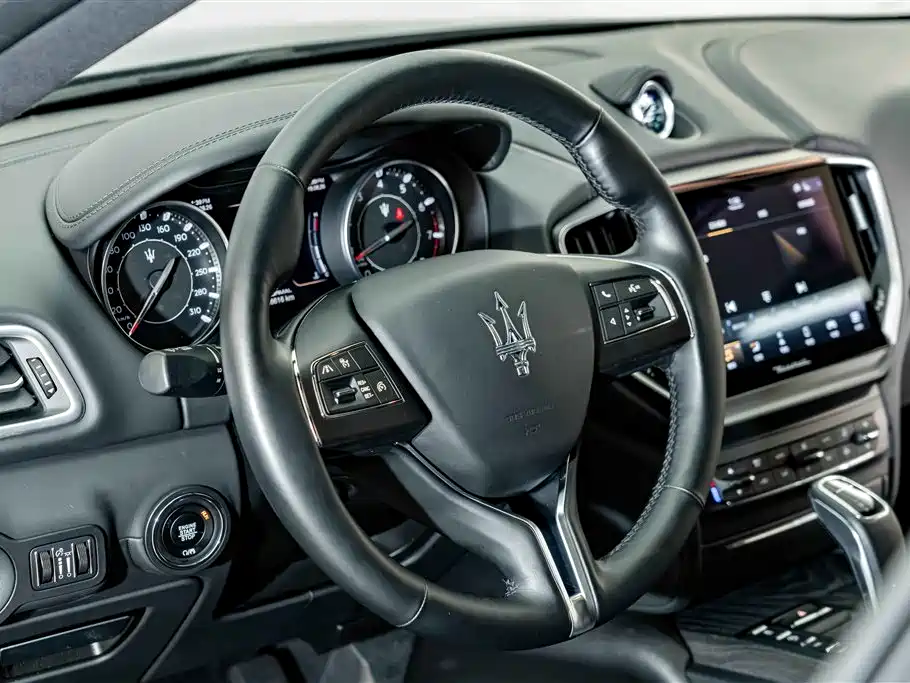 Maserati Ghibli 2022 2021 2.0T Operanera Opera Black Limited Edition