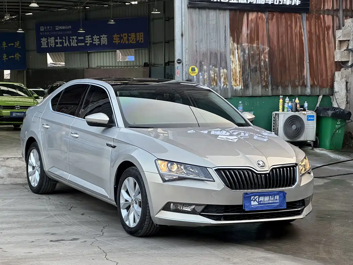 Škoda Superb 2018 TSI330 DSG Comfort Edition China V фото 3