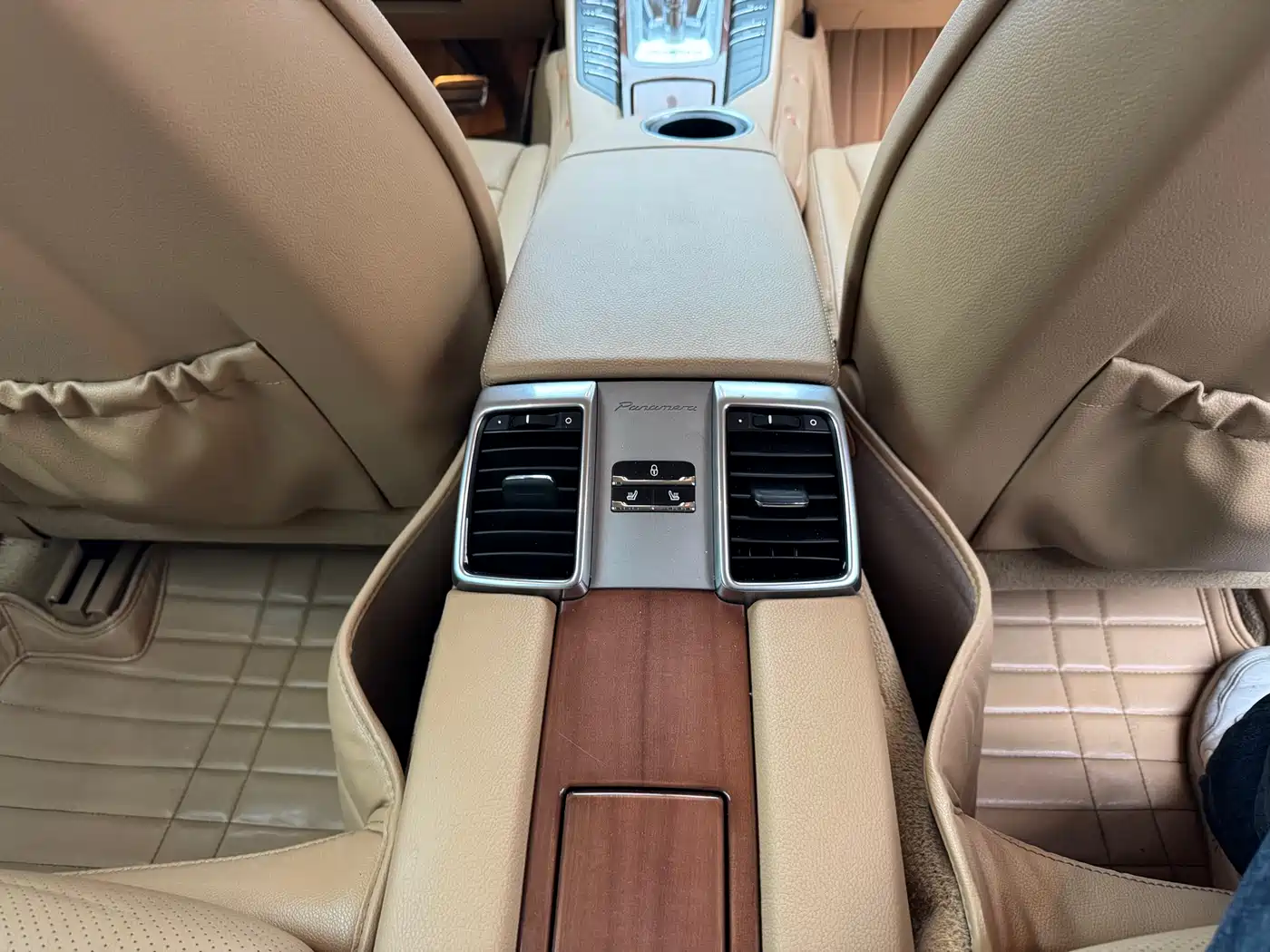 Porsche Panamera 2013 Panamera 4 Platinum Edition 3.6L фото 12