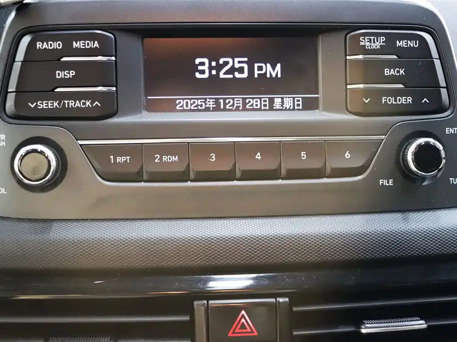 Hyundai Elantra 2018 1.6L Auto Joy GL (China V) фото 19