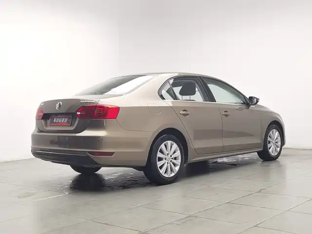 Volkswagen Sagitar 2014 Facelift 1.6L Automatic Comfort — фото 2