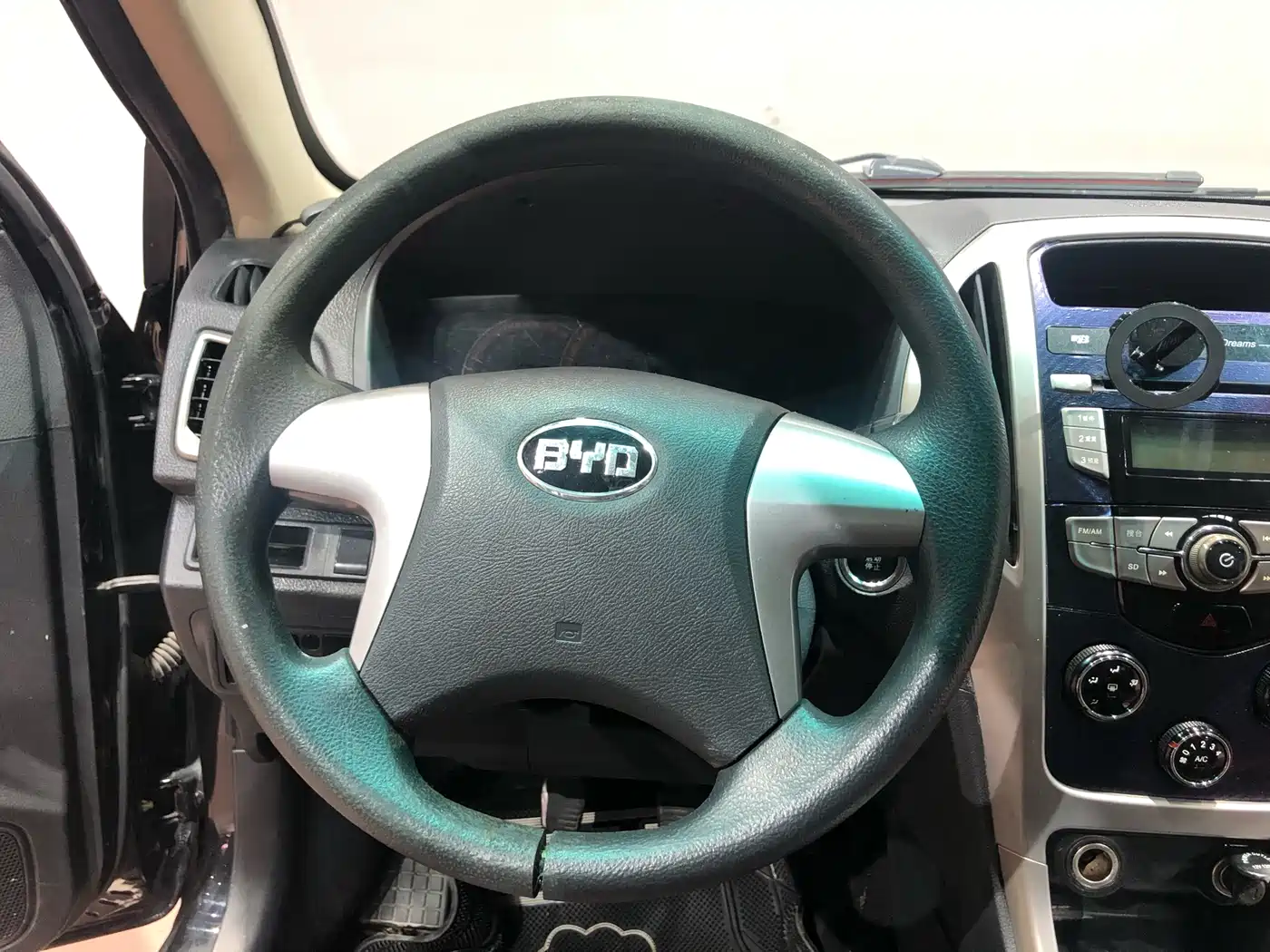 BYD F3 2015 Energy-saving Edition 1.5L Manual Comfort фото 8