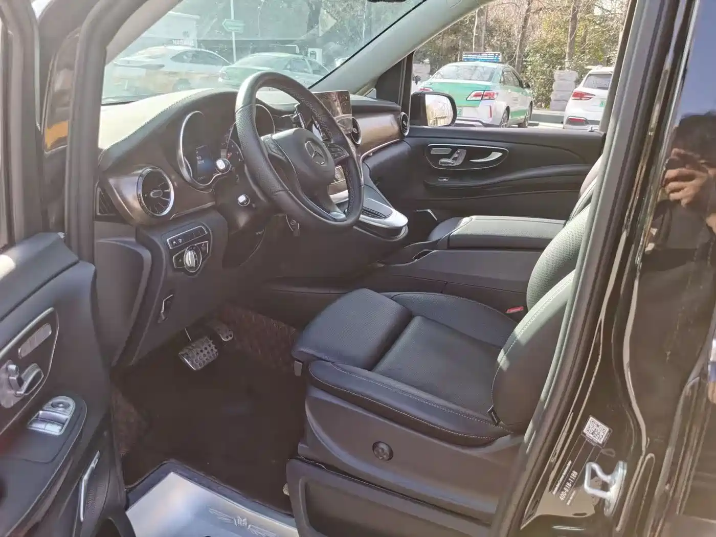Mercedes-Benz V-Class 2022 V 260 L Long Wheelbase Luxury Edition фото 2