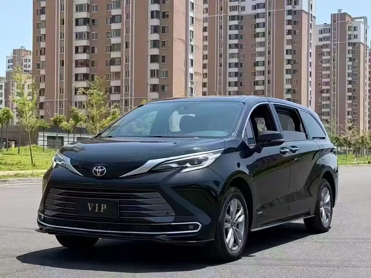 Toyota Sienna 2025 2024 2.5L Hybrid AWD Luxury Edition