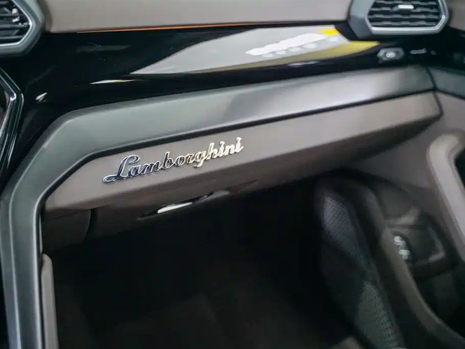 Lamborghini Urus 2024 2023 4.0T V8 S