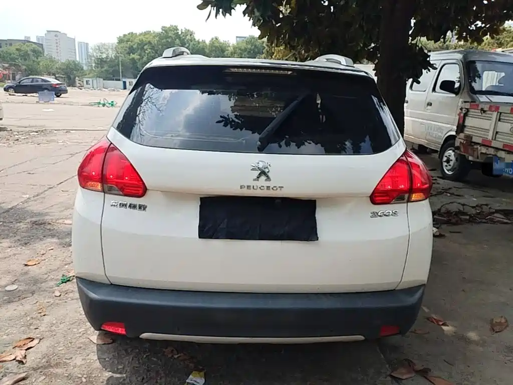 Photo 6 - Peugeot 2008