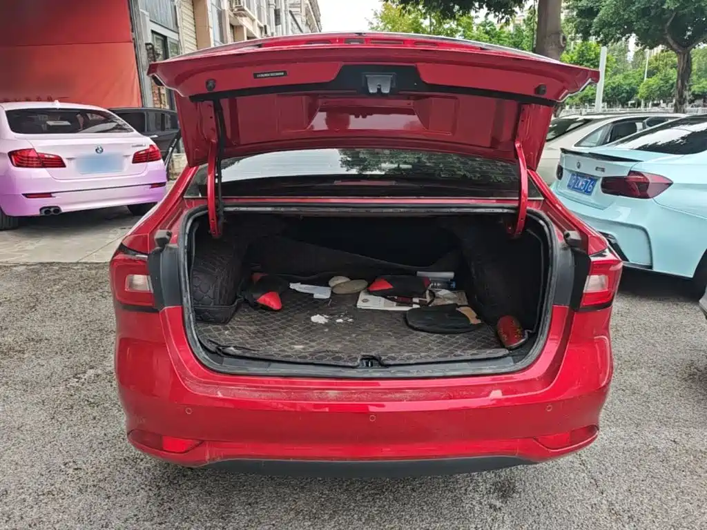 Photo 19 - Roewe i5