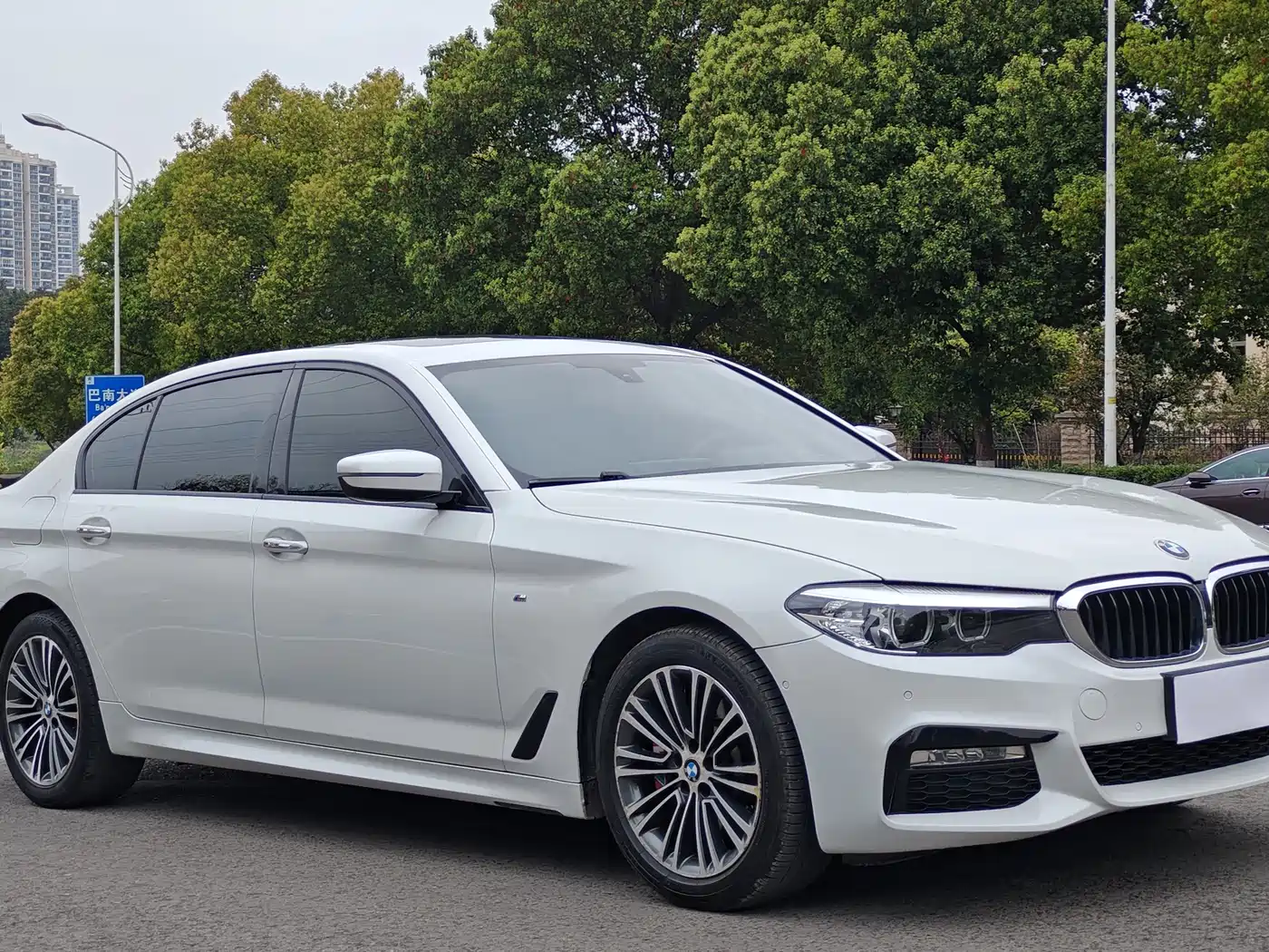 BMW 5 Series 2018 530Li Leading M Sport Package фото 3