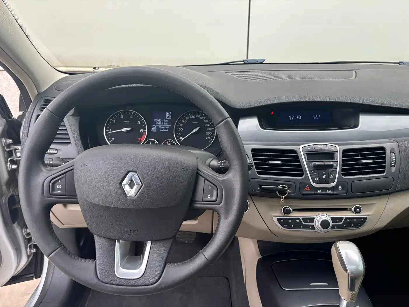 Renault Laguna 2009 2.0T фото 6