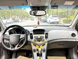 Photo 14 - Chevrolet Cruze