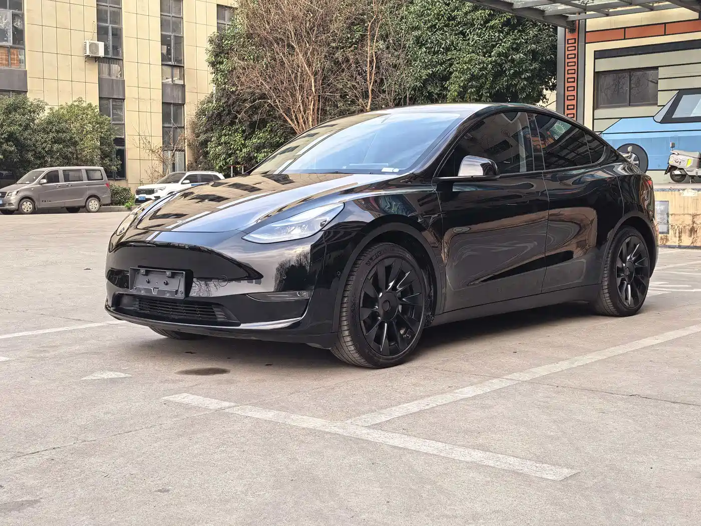 TESLA MODEL Y
