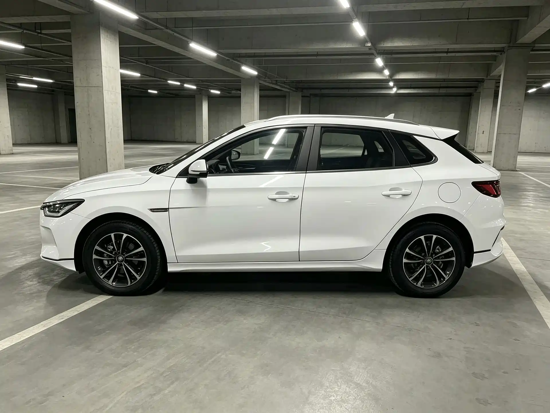 Фото 3 - BYD e2