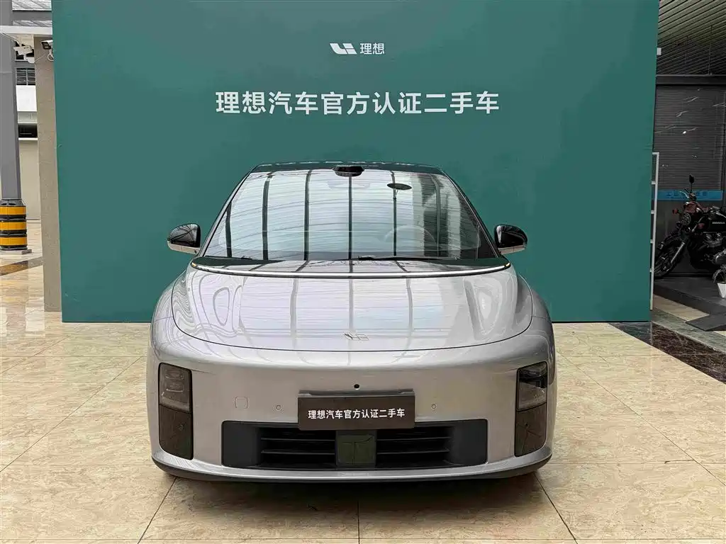 Li Auto i6 2025 2025 2WD Base Model