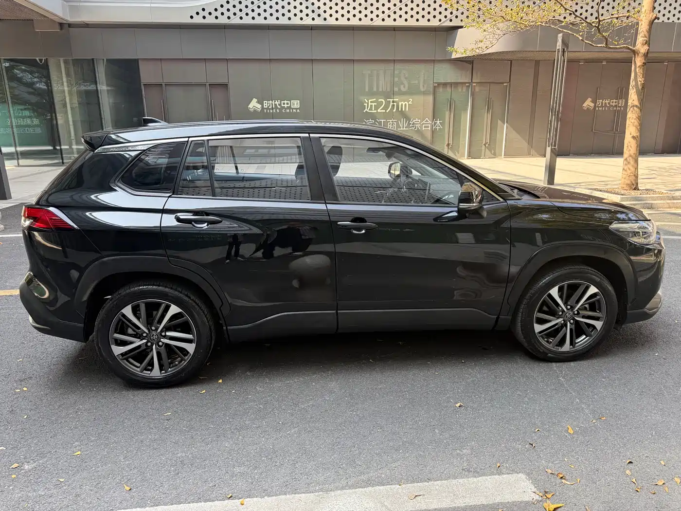 Toyota Frontlander 2022 2.0L CVT Luxury PLUS Edition фото 5