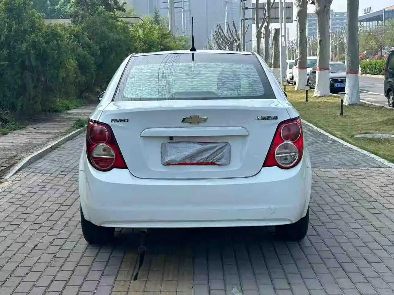 Chevrolet Aveo 2013 2011 Sedan 1.4L AT SE