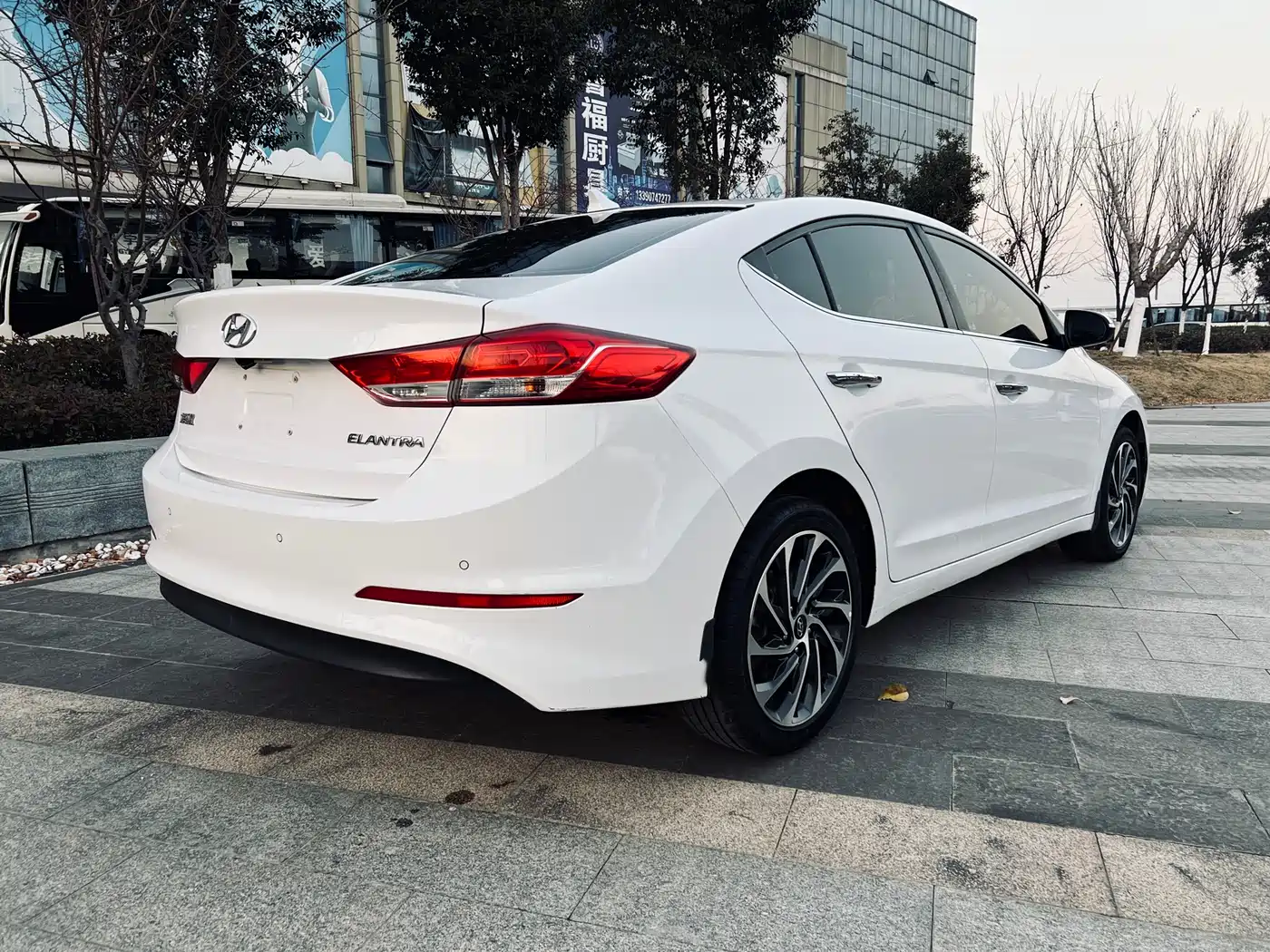 Hyundai Elantra 2019 1.5L CVT Smart Elite фото 8