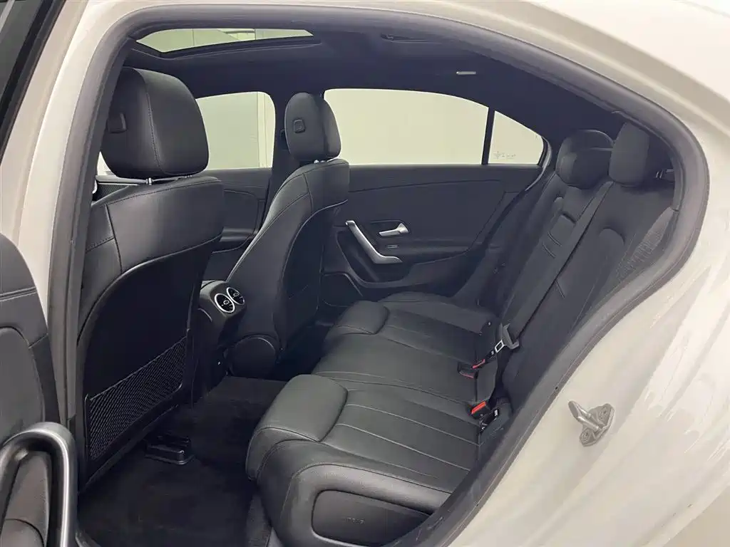 Mercedes-Benz A-Class 2023 A 200 L Dynamic фото 9