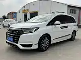 Фото 1 - Honda Elysion