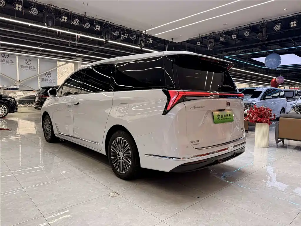 BUICK GL8 NEW ENERGY