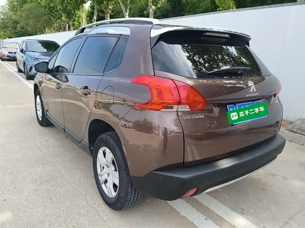 Peugeot 2008 2015 1.6L Automatic Cool Edition фото 5