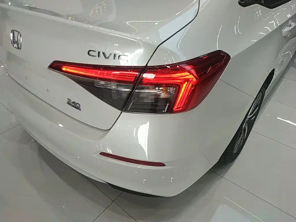 Photo 8 - Honda Civic