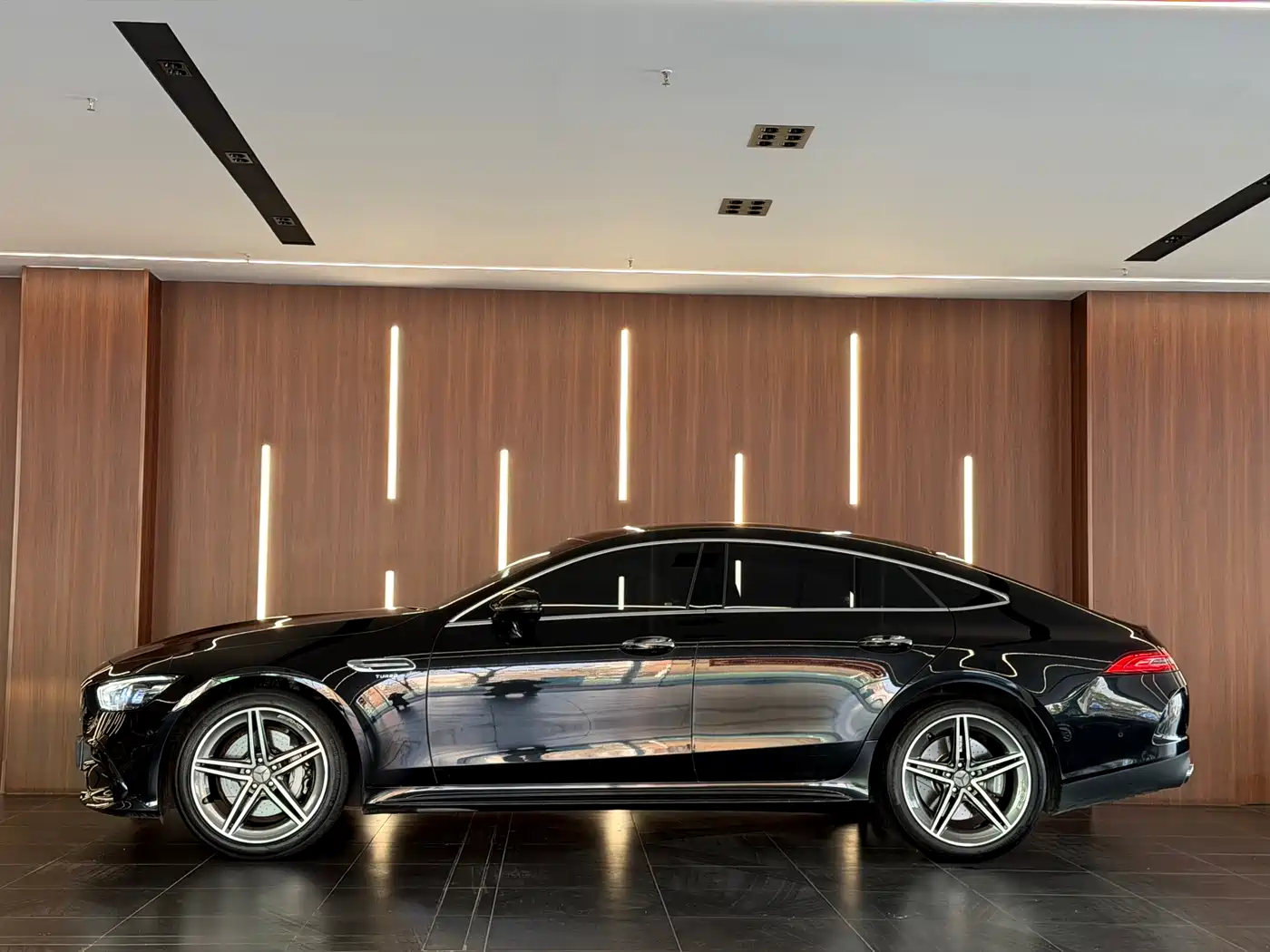 MERCEDES-BENZ AMG GT