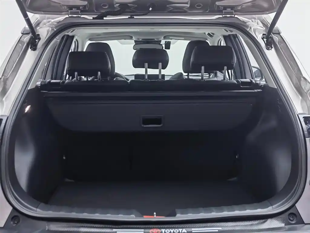 Toyota Frontlander 2023 2.0L CVT Luxury Edition фото 21