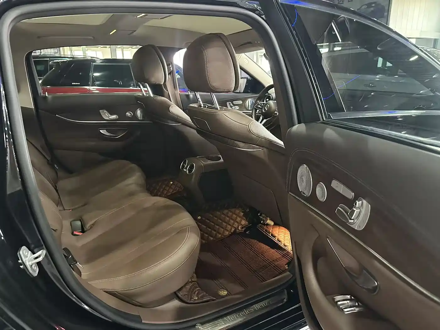 Mercedes-Benz E-Class 2020 E 300 L Fashion фото 9