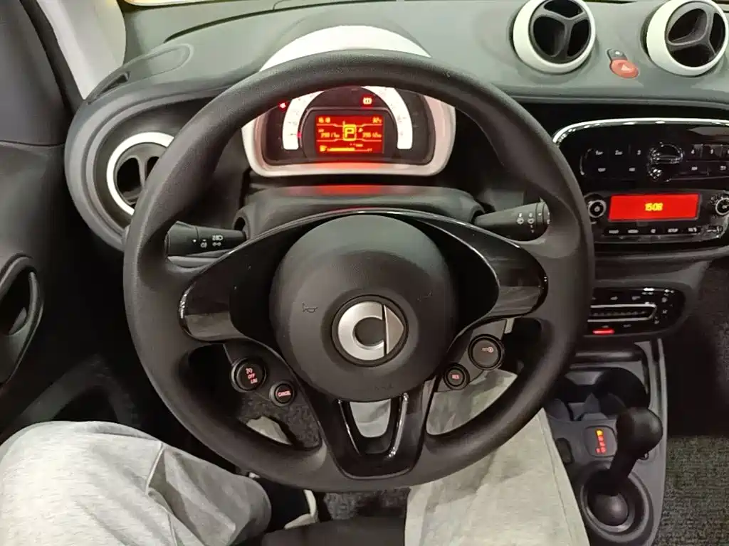 smart fortwo 2018 2018 1.0L 52kW Hardtop Agile Edition China V