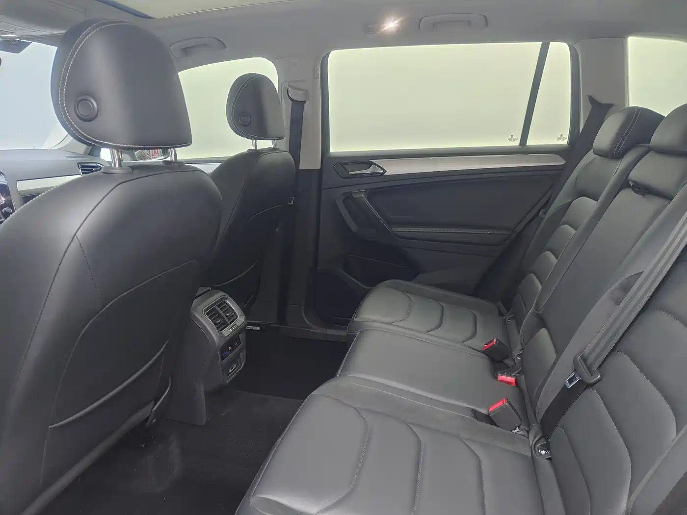 Volkswagen Tiguan L 2018 330TSI Automatic 2WD Luxury Edition фото 10