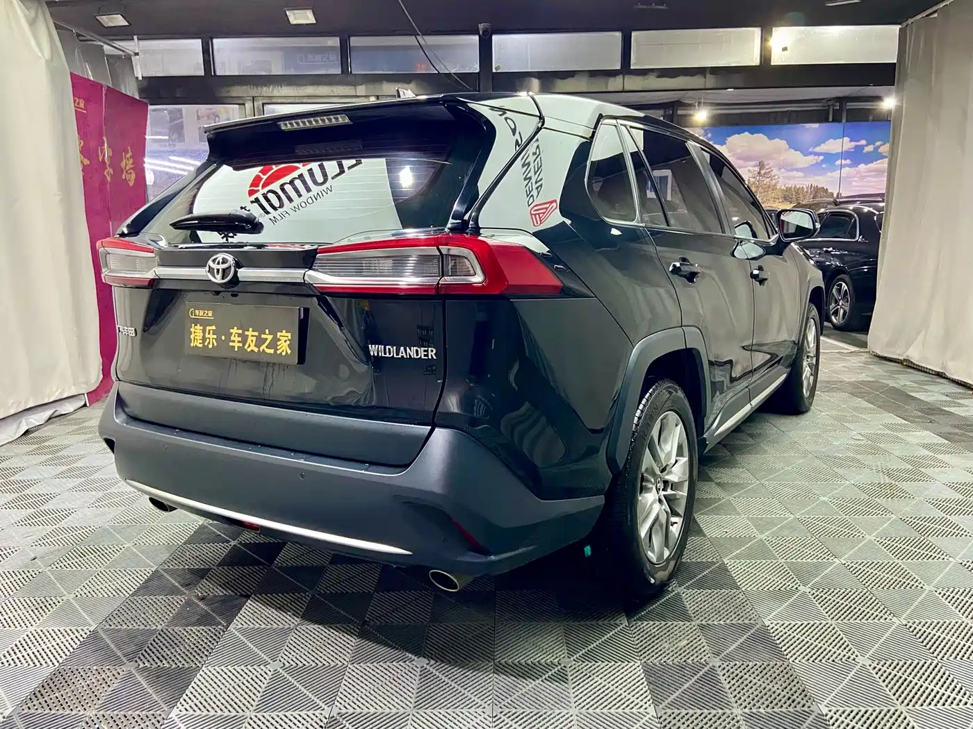 Фото 7 - Toyota Wildlander