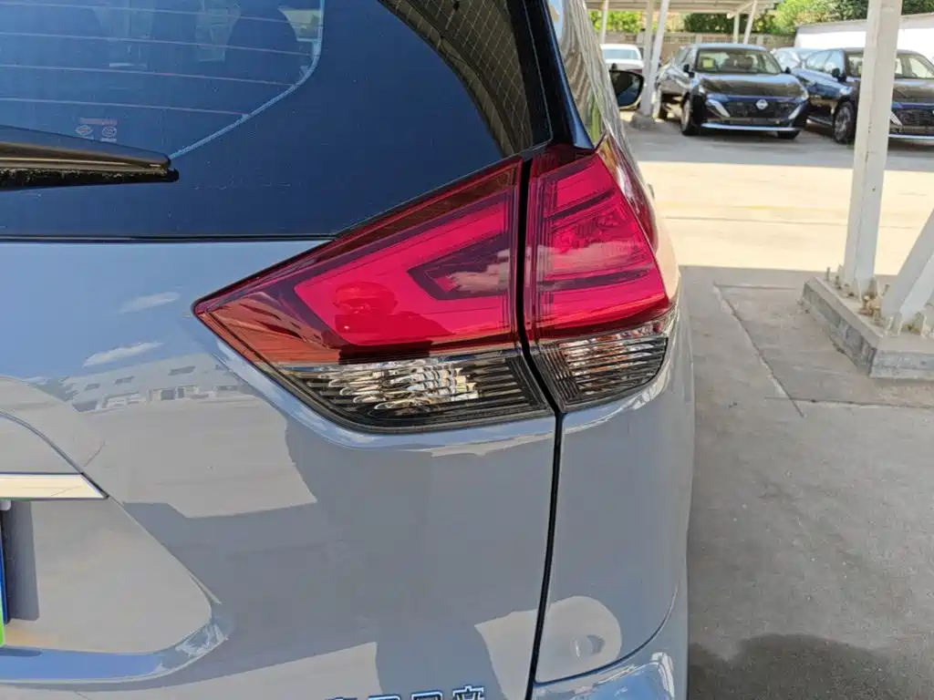 Nissan X-Trail, миниатюра 8