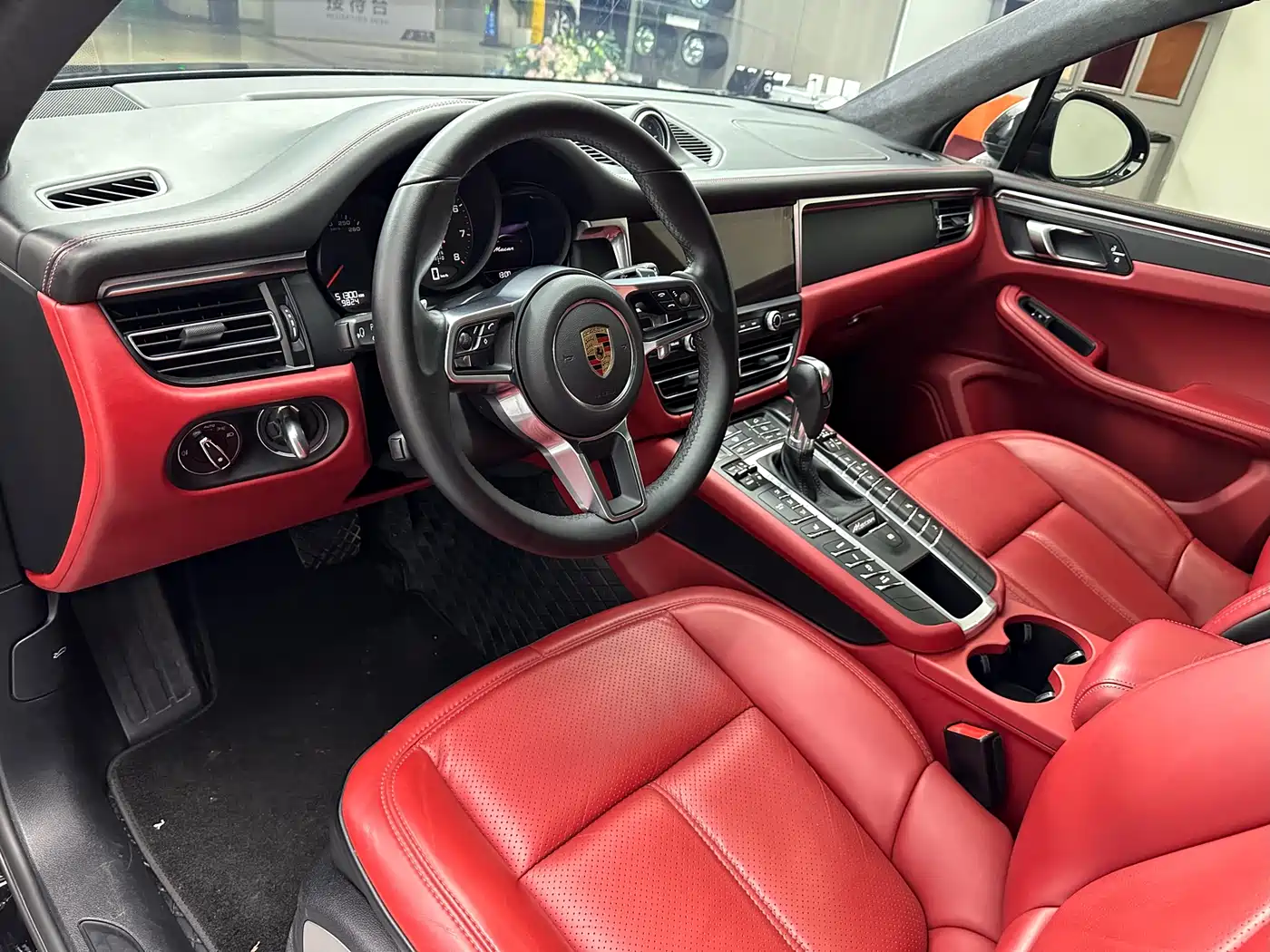 Porsche Macan 2021 Macan 2.0T фото 12