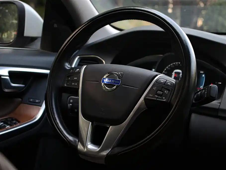 Volvo S60 Plug-in Hybrid 2015 2015 S60L E-Drive Hybrid T6 Wisdom