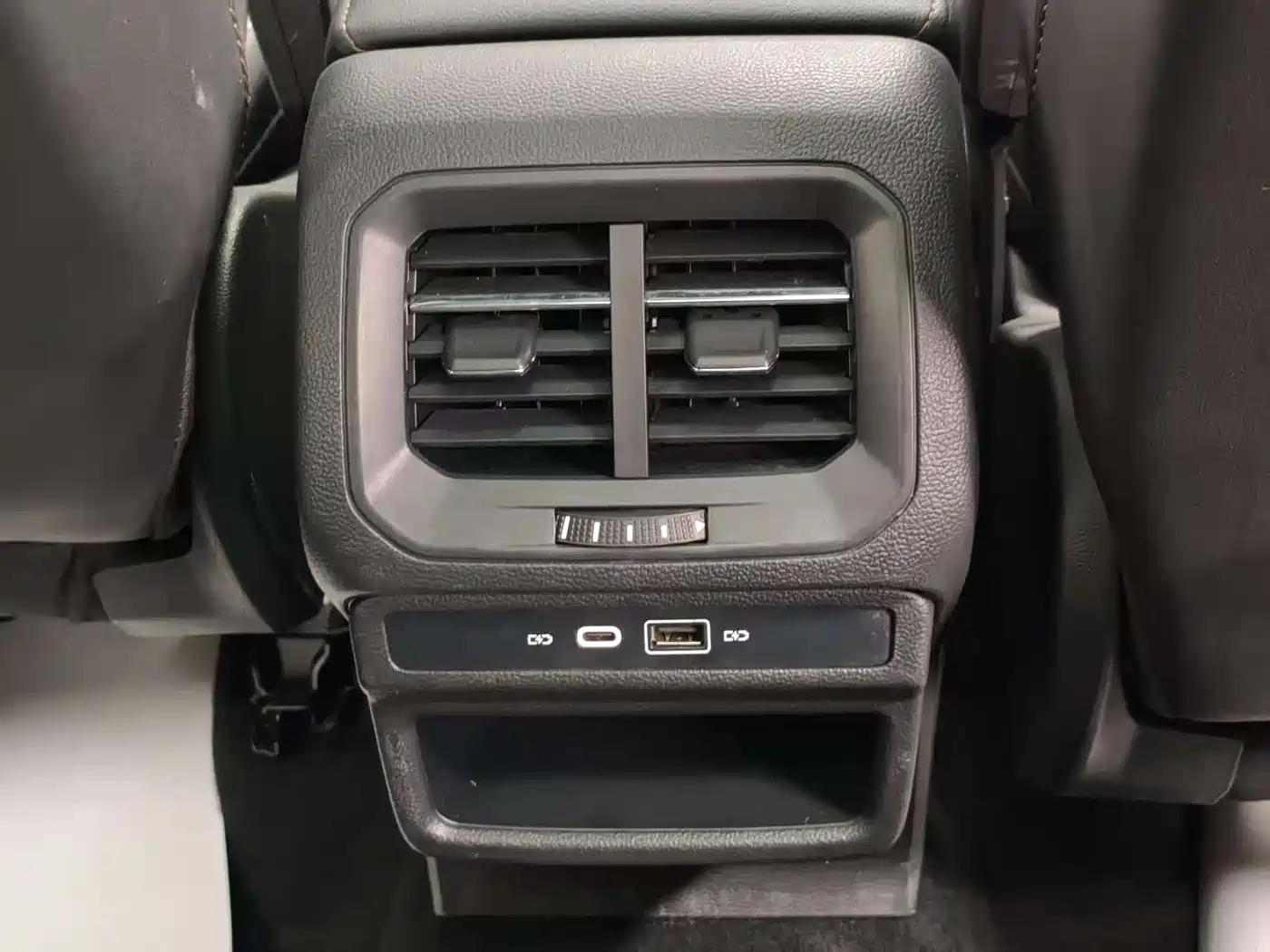 Volkswagen Tharu 2021 280TSI 2WD Luxury Plus фото 14