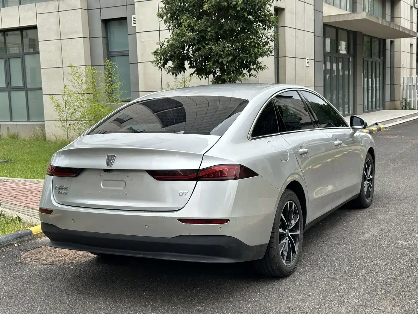 Roewe D7 2025 2025 DMH 125km World Champion Edition