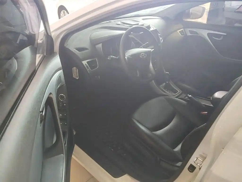 Hyundai Langdong 2015 1.6L Auto Trend фото 16