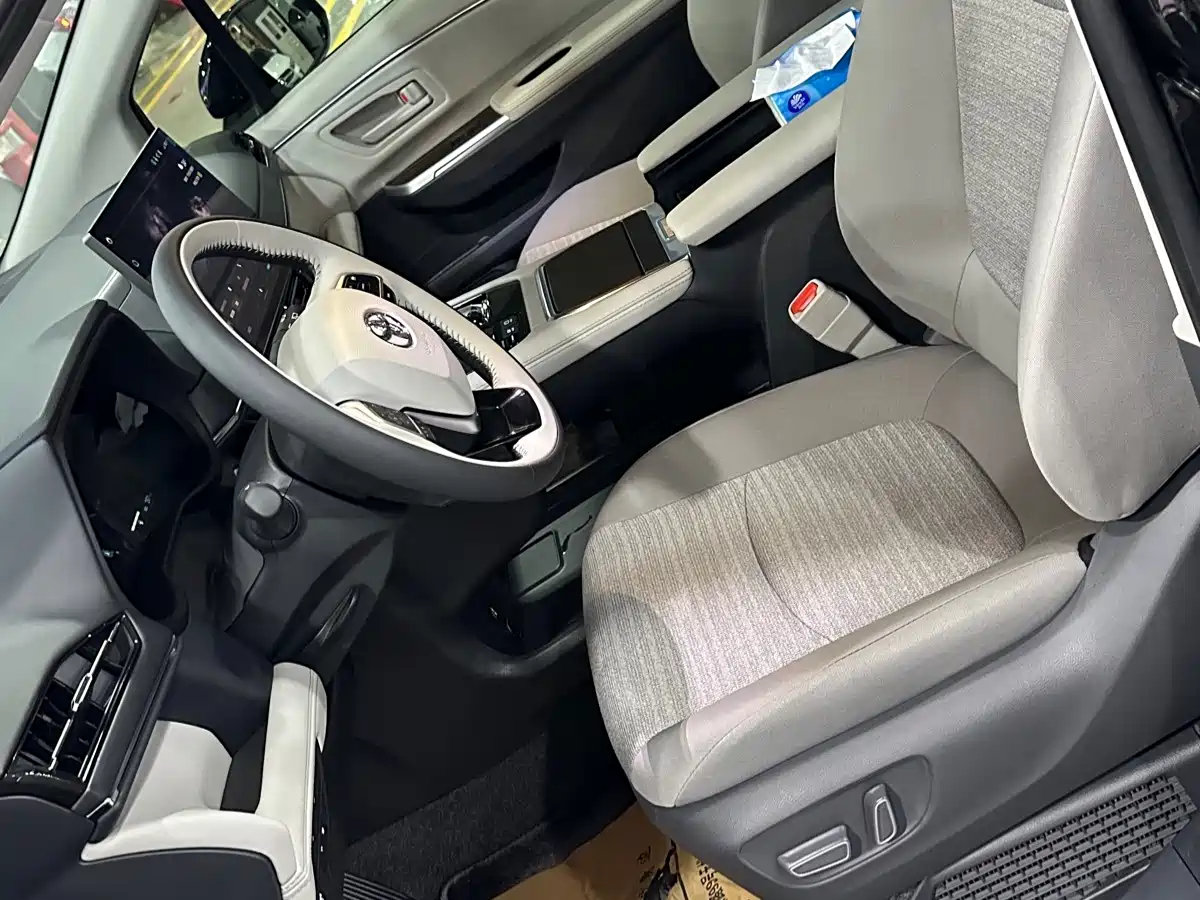 Toyota Sienna 2026