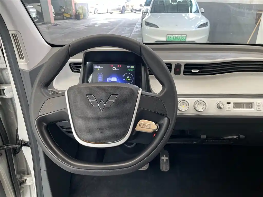 Фото 11 - Wuling Motors Hongguang MINIEV