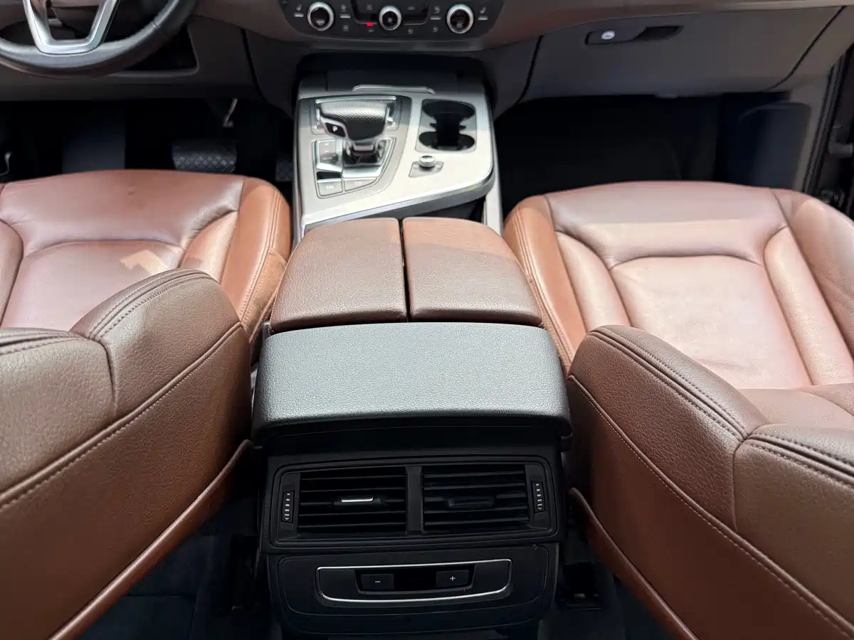 Audi Q7 2019 55 TFSI Technology фото 11
