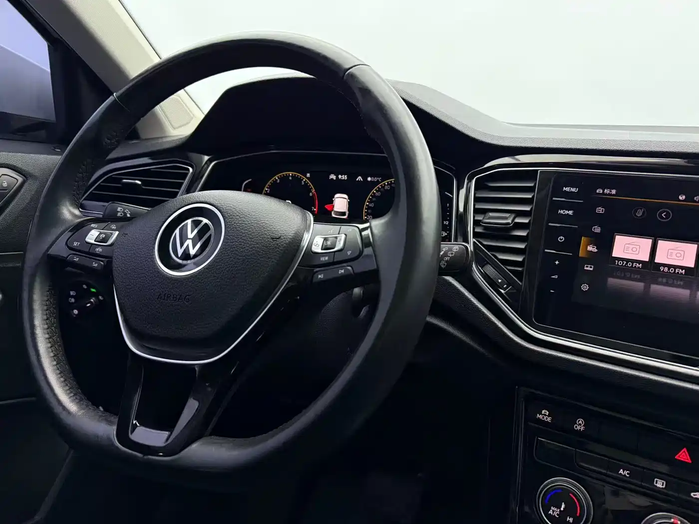 VOLKSWAGEN T ROC EXPLORING SONGS