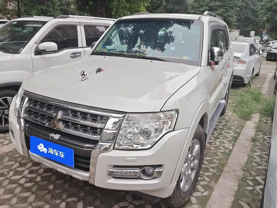 Фото 1 - Mitsubishi Pajero (Import)